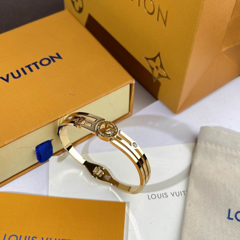 LV Bracelet 05yxs220