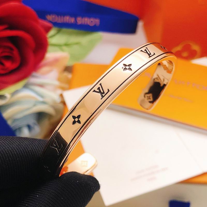 LV Bracelet 05yxs71