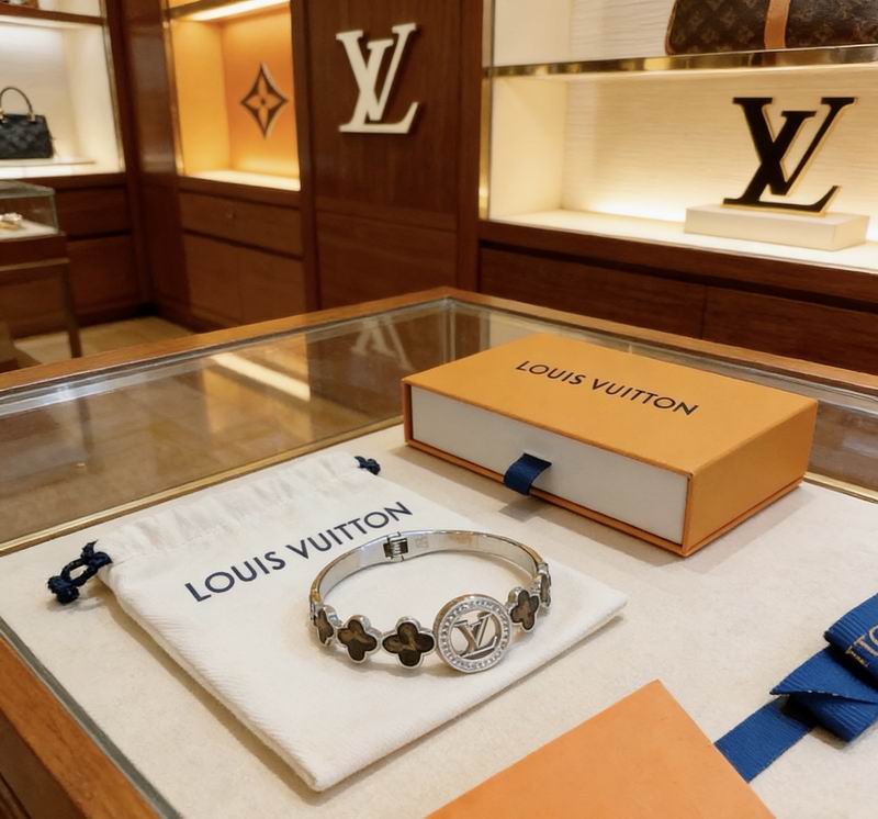 LV Bracelet 03yxs182