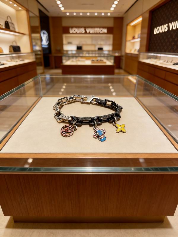 LV Bracelet 03yxs239