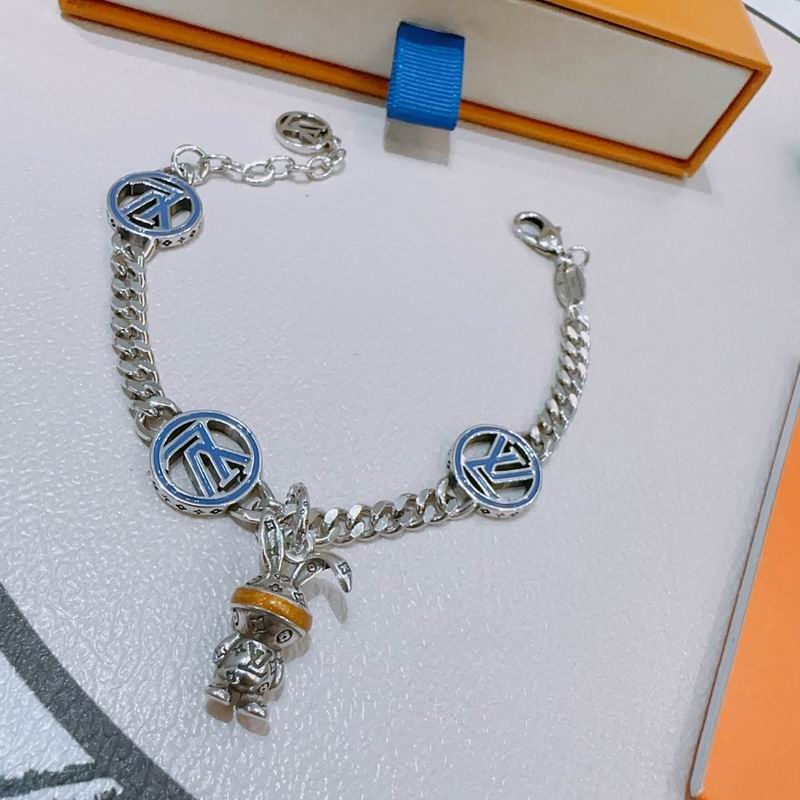 LV Bracelet 04yxh11