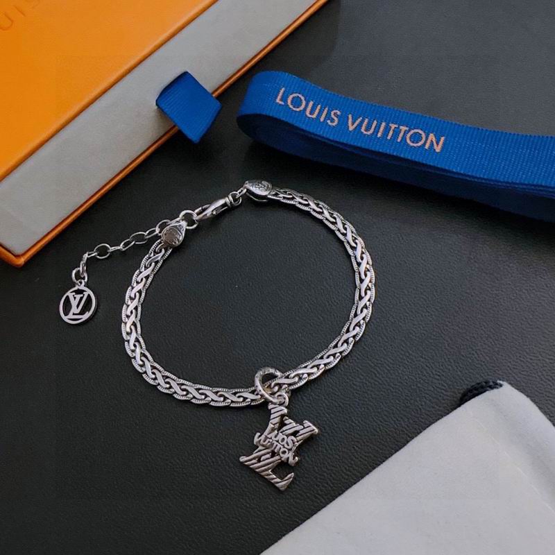 LV Bracelet 04yxh37