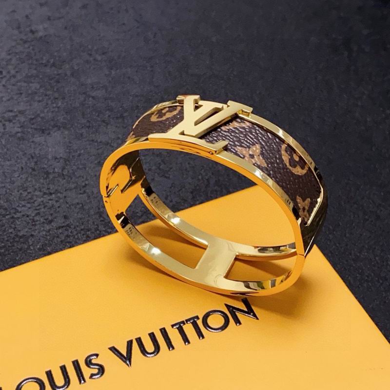 LV Bracelet 04yxs319