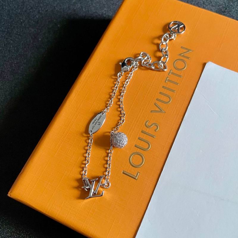 LV Bracelet 04yxs328