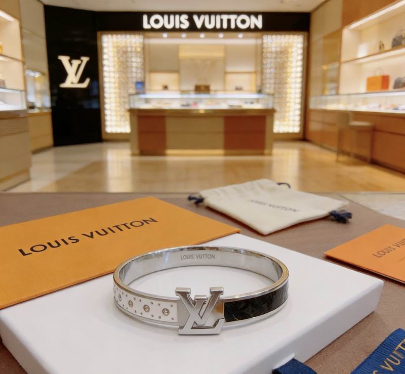 LV Bracelet 04yxs347