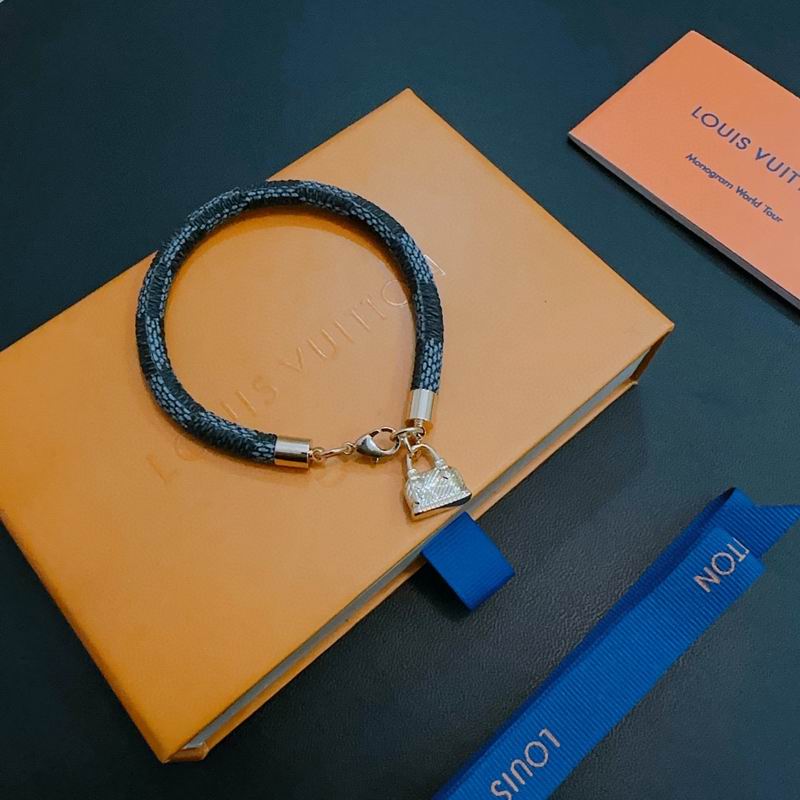 LV Bracelet 04yxs380