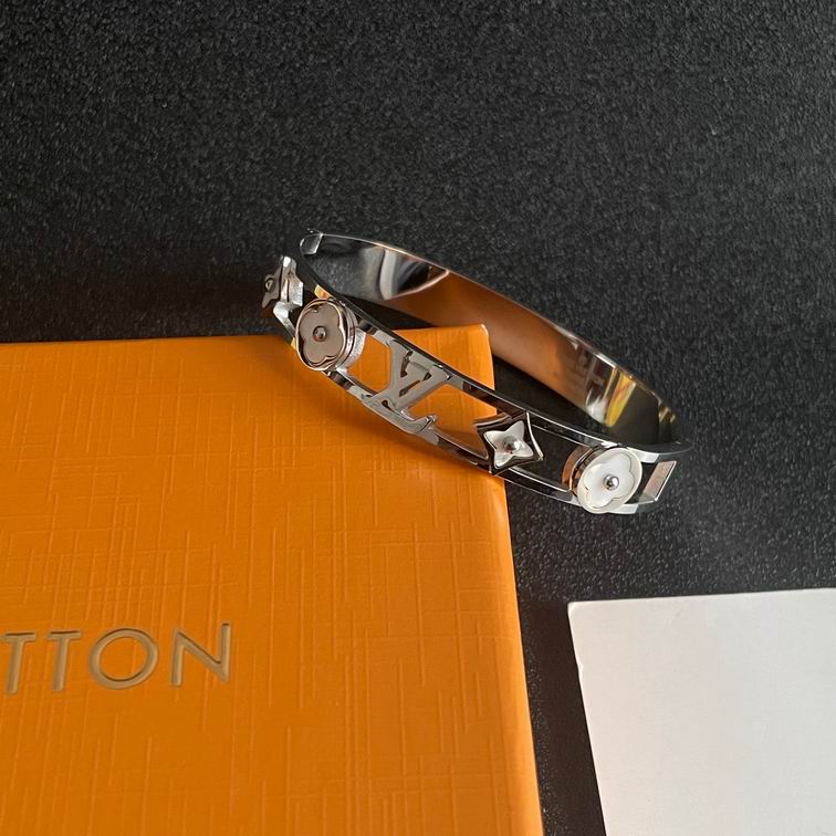 LV Bracelet 12lyh943