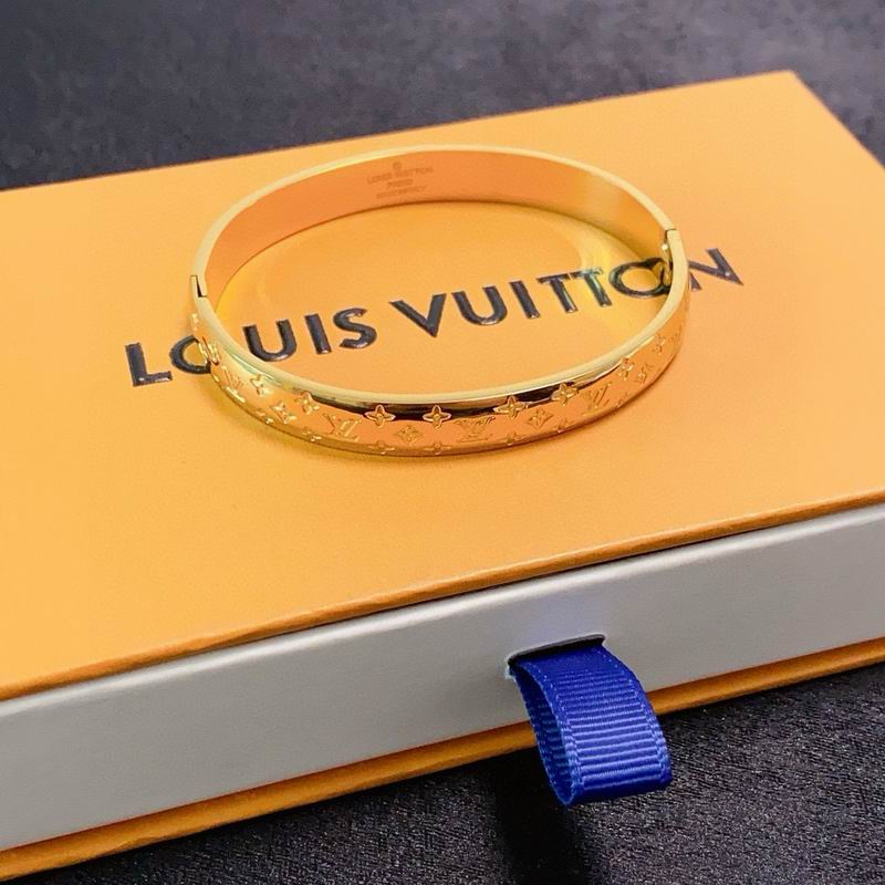 LV Bracelet 12yxx225