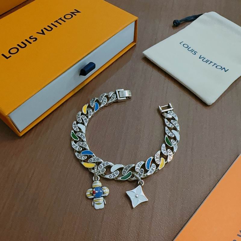 LV Bracelet 12yxx249