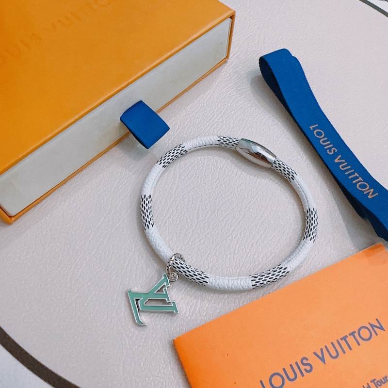 LV Bracelet 12yxx266