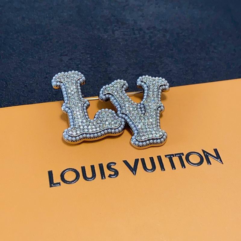 LV Brooch 03yxs02