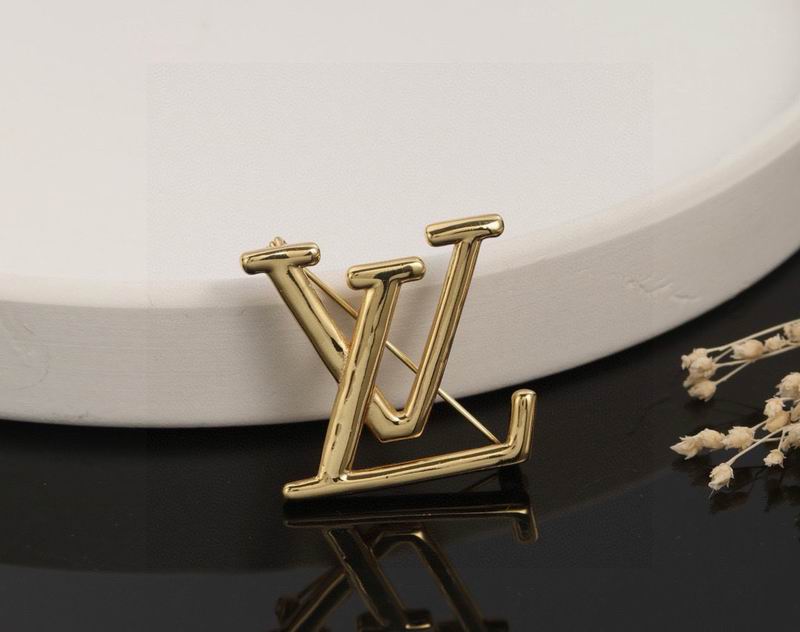 LV Brooch 04yxh01