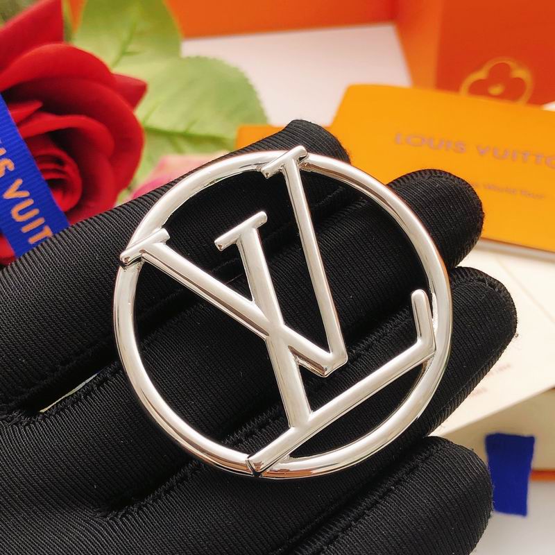 LV Brooch 04yxs09