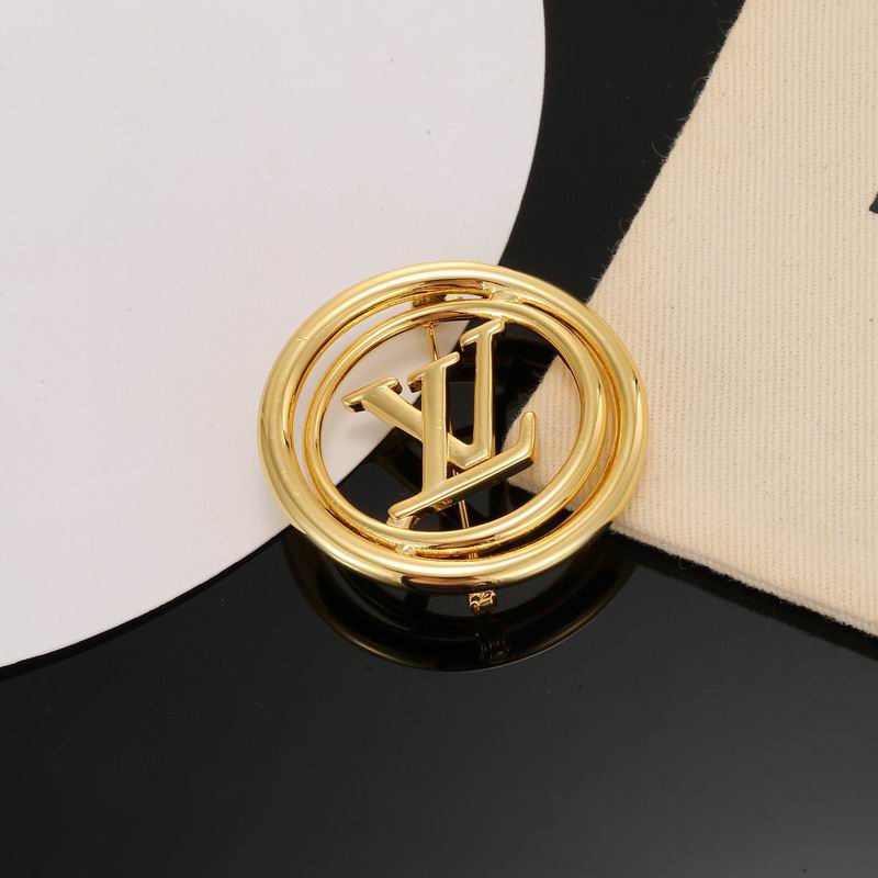 LV Brooch 04yxs13
