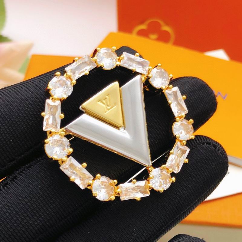 LV Brooch 11yxx11