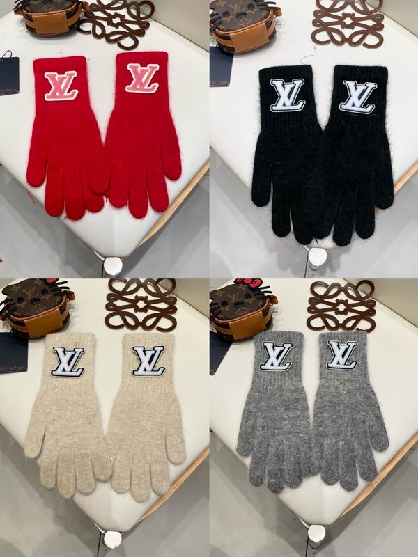 LV Gloves 011221