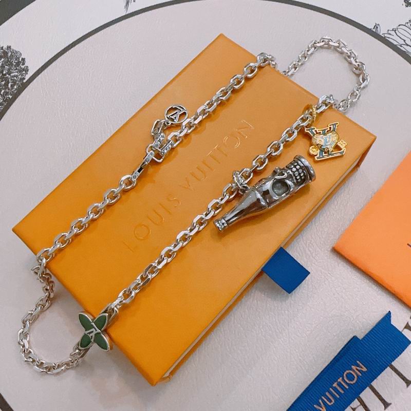 LV Necklace 01yxx270