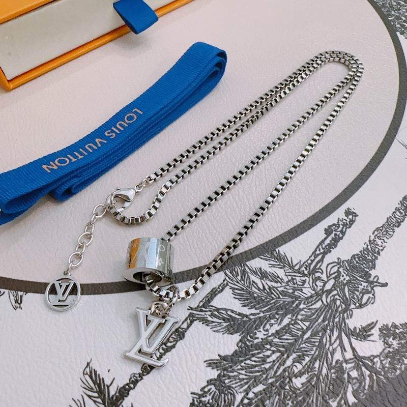 LV Necklace 04yxh29