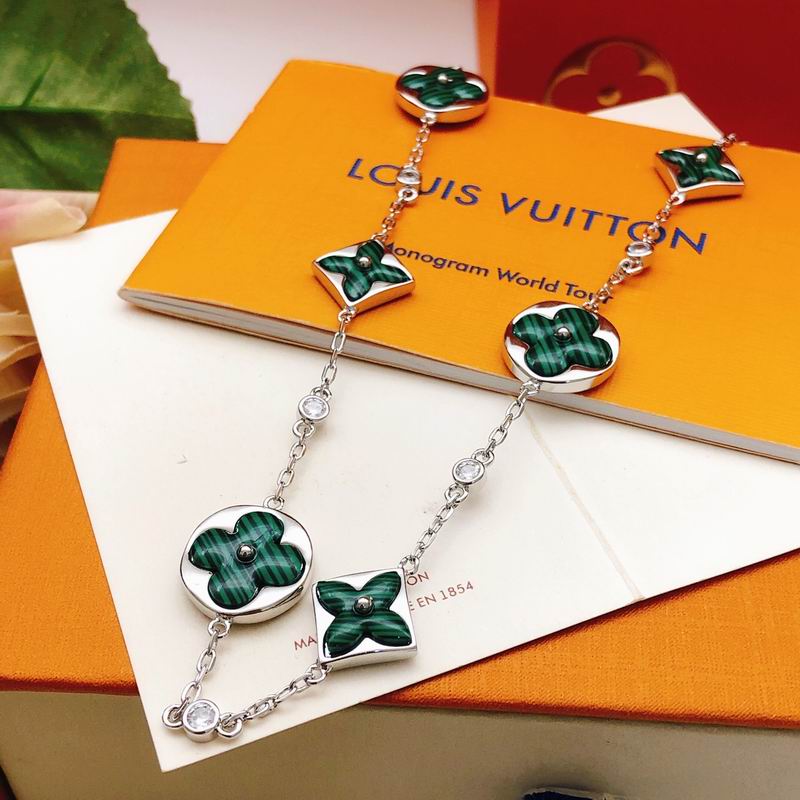 LV Necklace 04yxs01