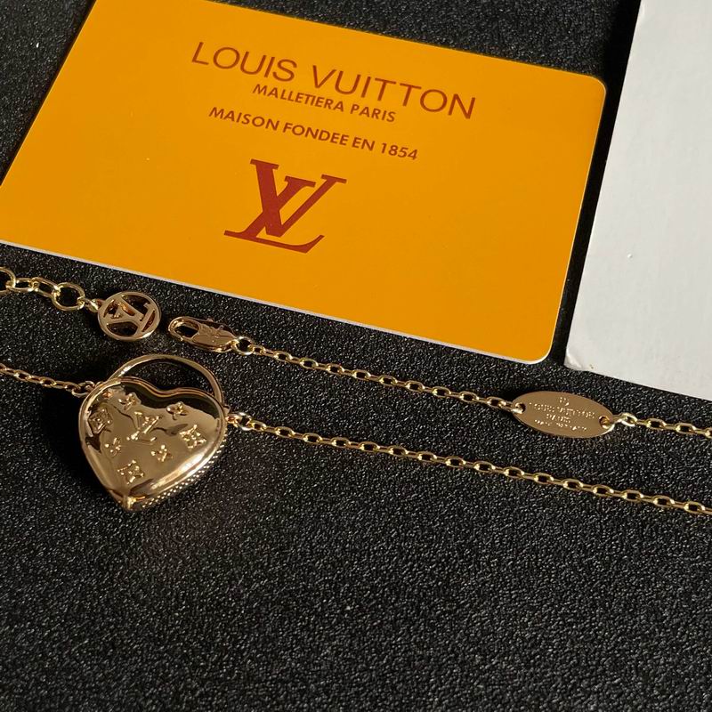 LV Necklace 04yxs331
