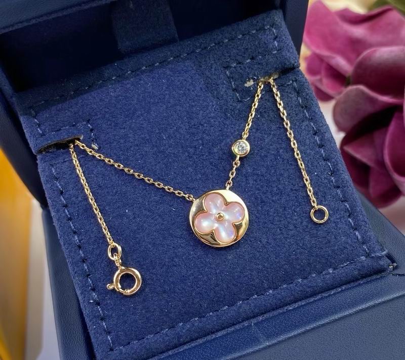 LV Necklace 04yxs359