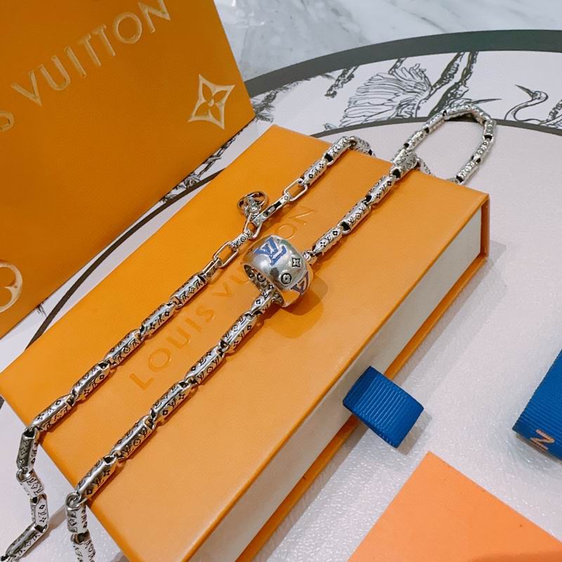 LV Necklace 05yxh36