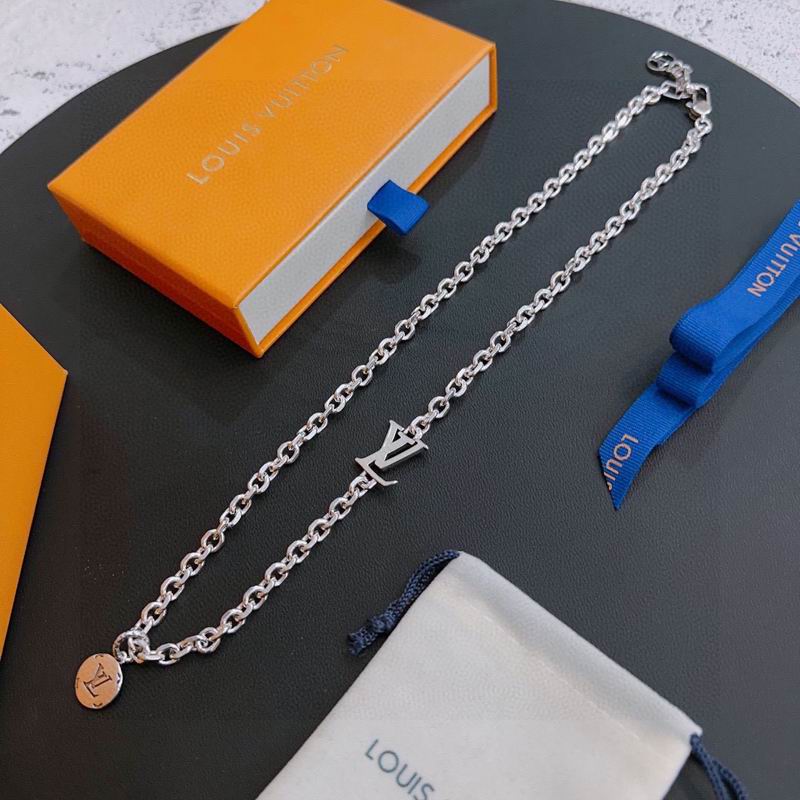 LV Necklace 05yxh59