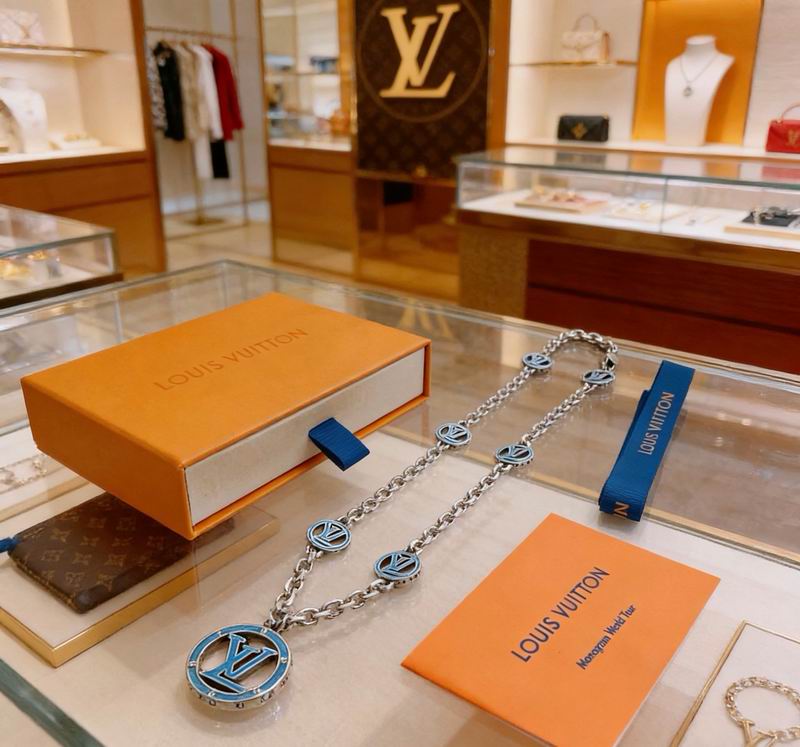 LV Necklace 05yxs140