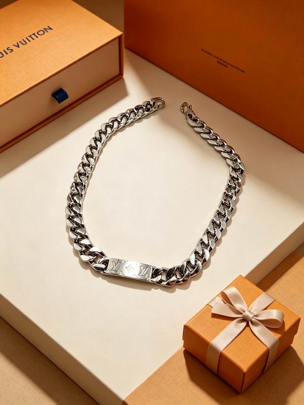 LV Necklace 05yxs144