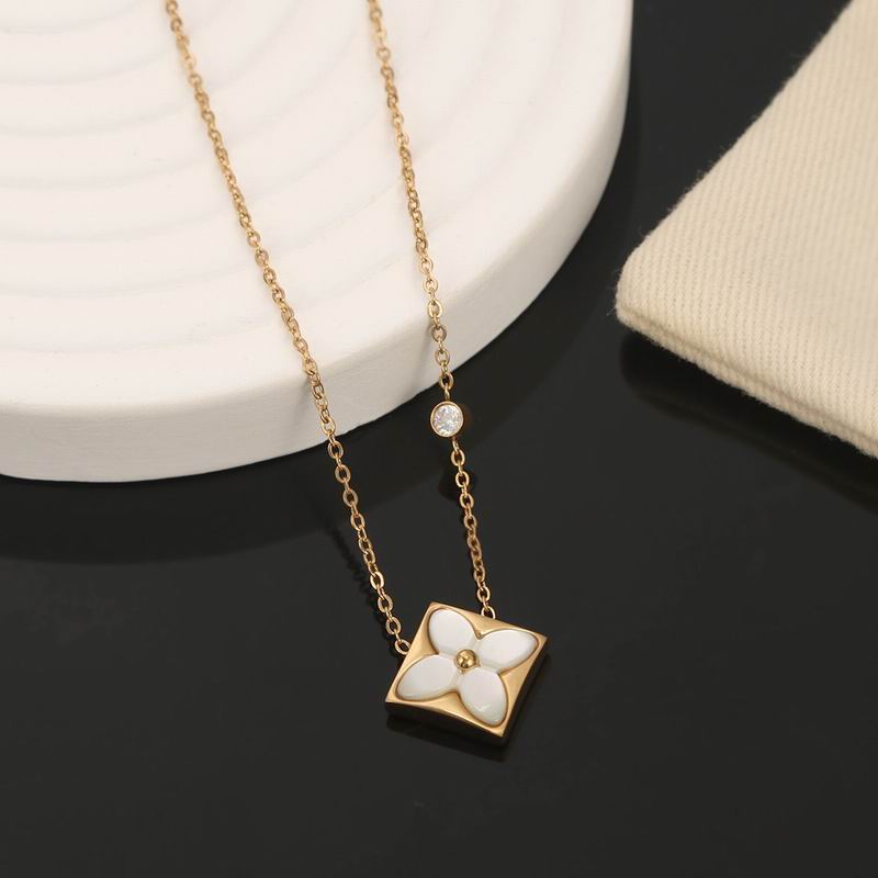 LV Necklace 05yxs160
