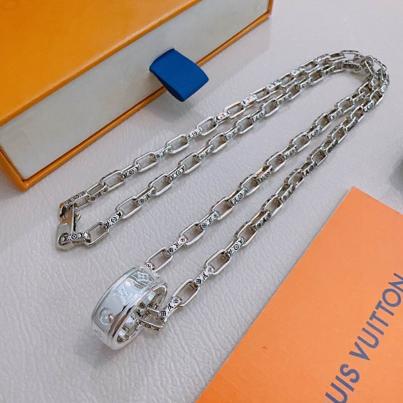 LV Necklace 11yxx12