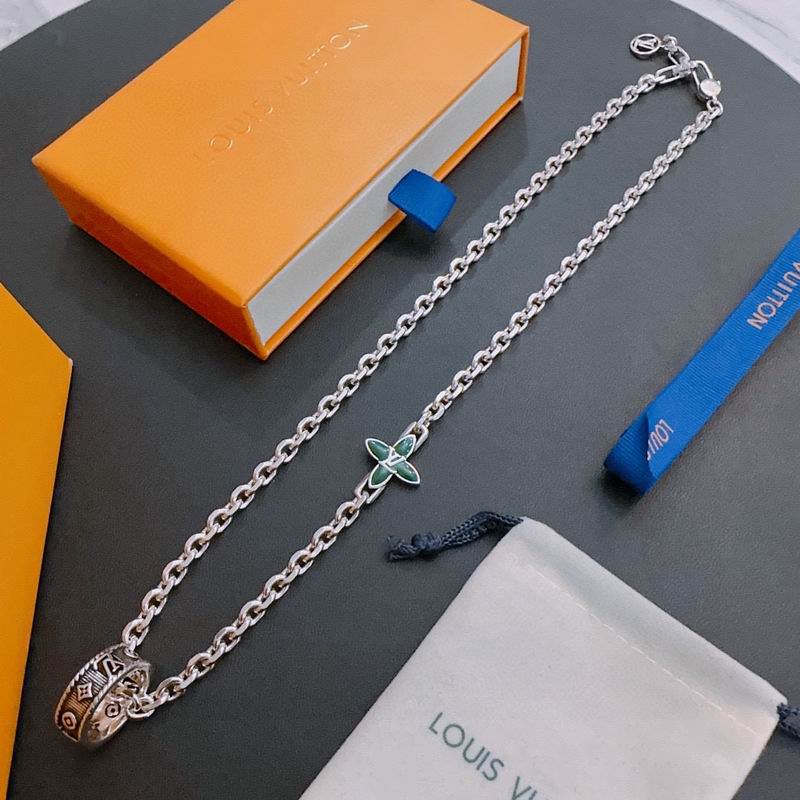 LV Necklace 11yxx51
