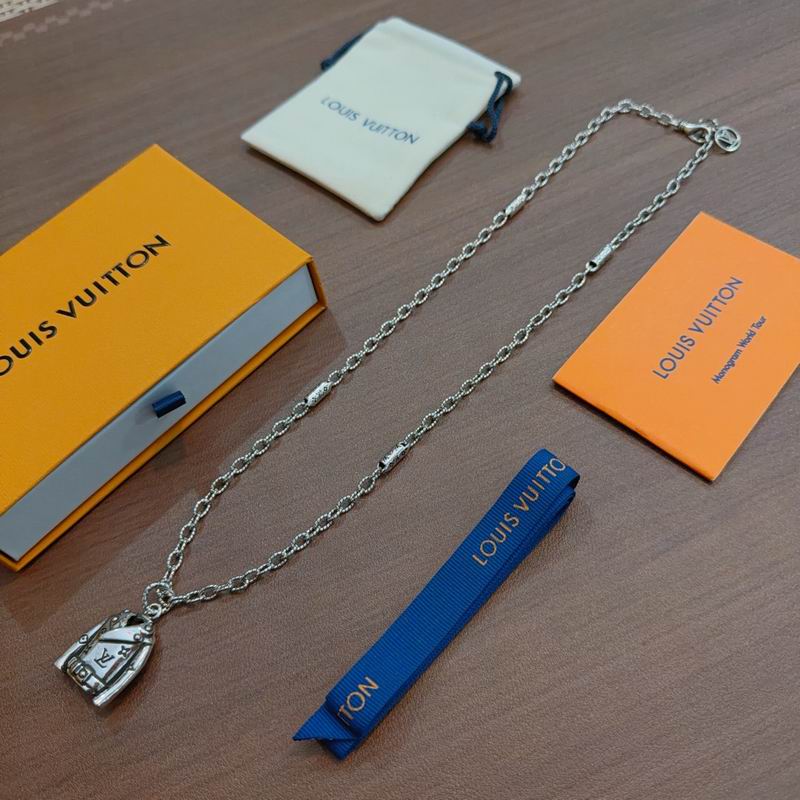 LV Necklace 11yxx72