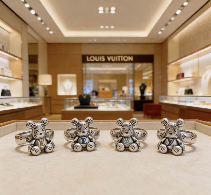 LV Ring 04yxs68