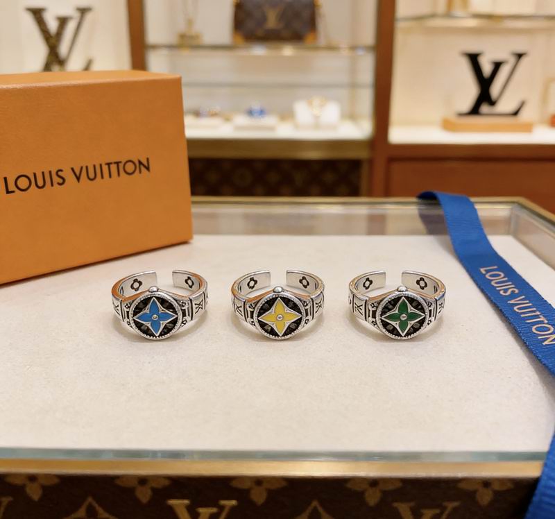 LV Ring 04yxs69