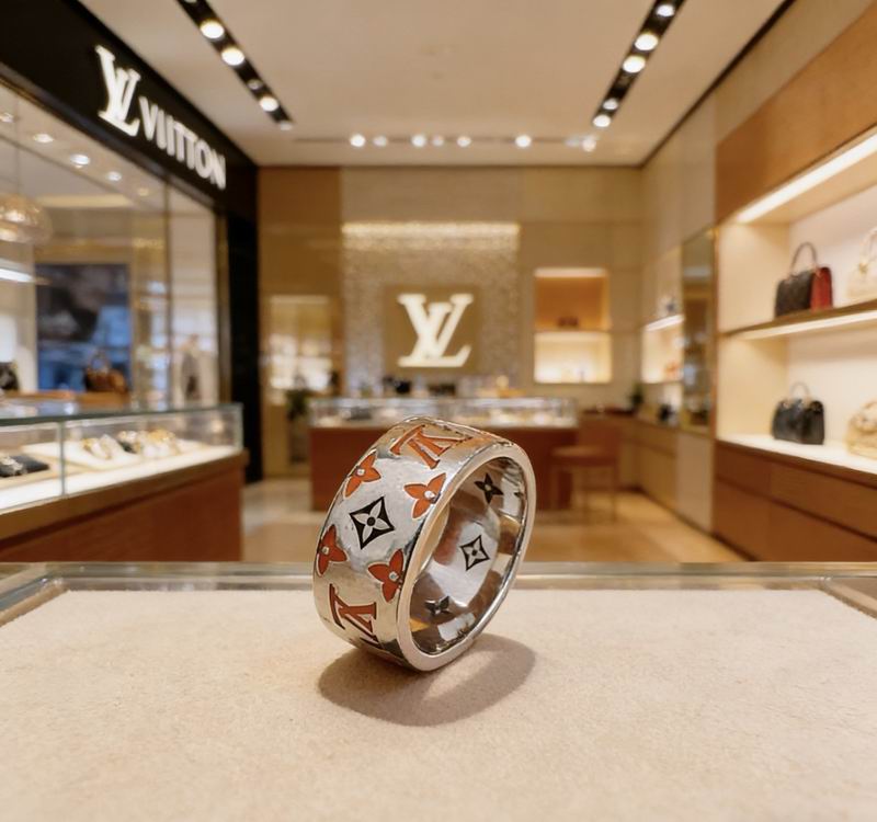 LV Ring 04yxs74