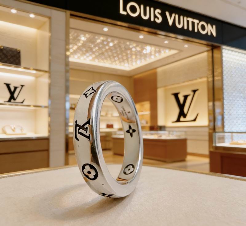 LV Ring 04yxs75