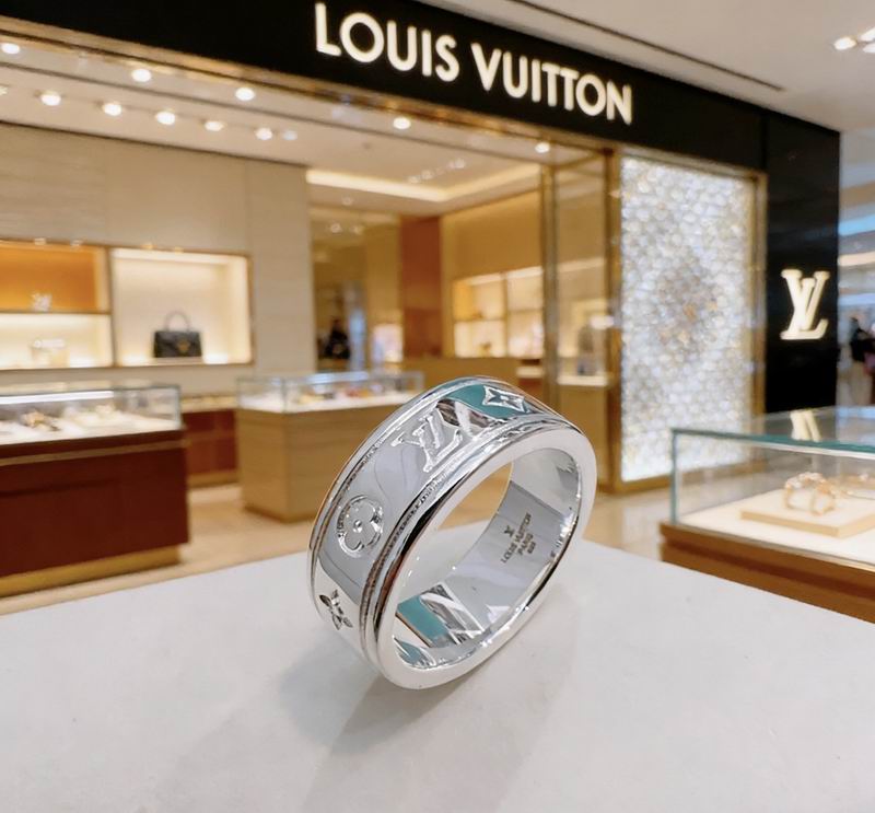 LV Ring 04yxs76