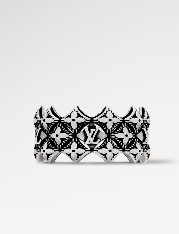 LV Ring 04yxs79