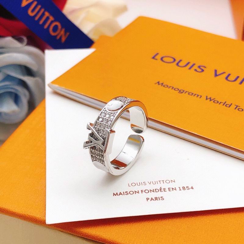 LV Ring 04yxs83