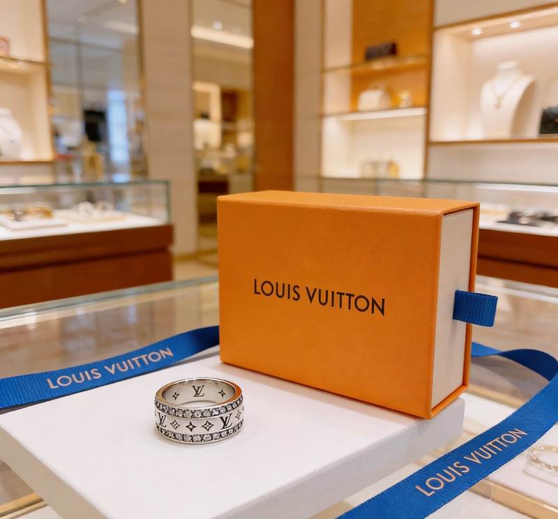 LV Ring 05yxs24