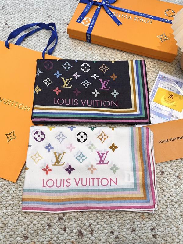 LV Scarf 140X140cm 70%羊绒30%真丝 E110127