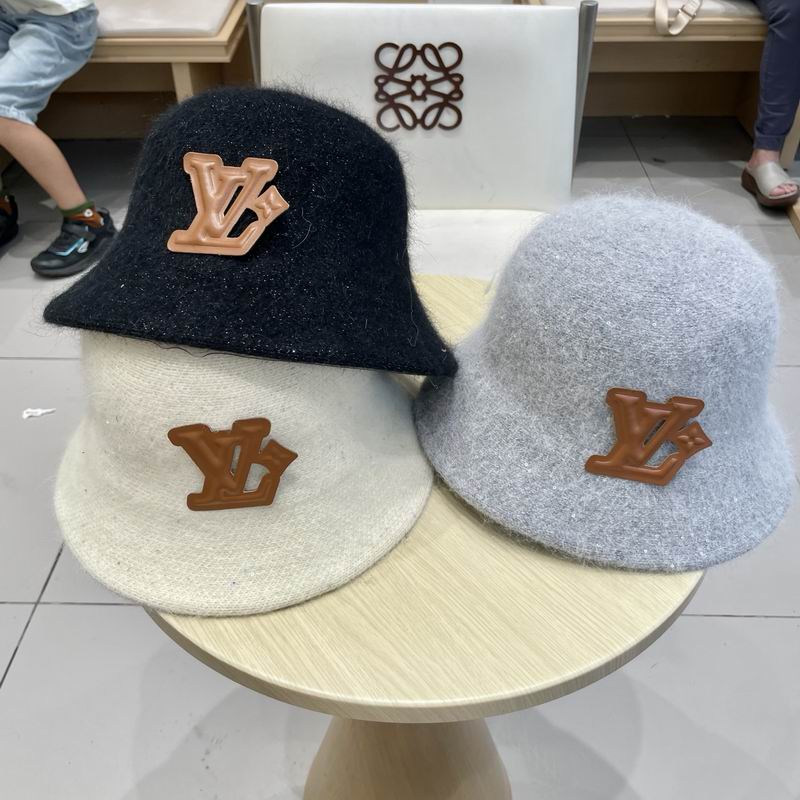 LV hat 090912