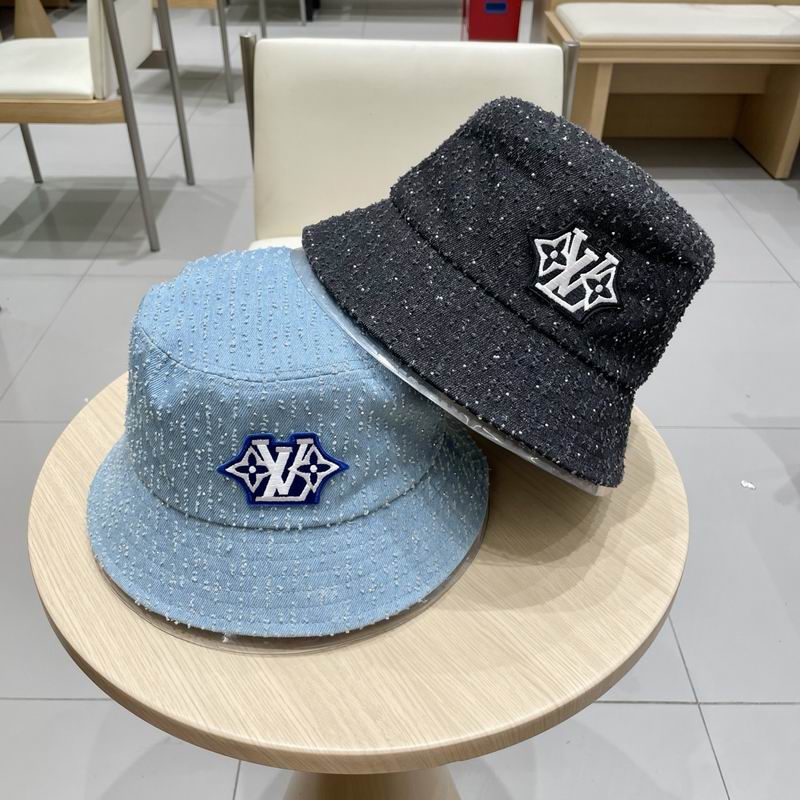 LV hat 021004