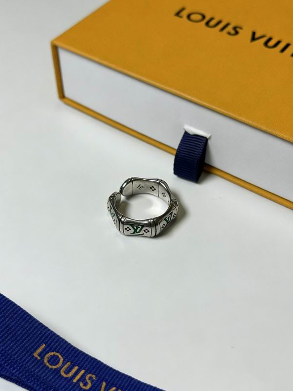 LV ring 01yxx17