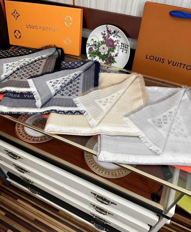 LV scarf 120X120cm 50%羊毛 50%羊绒 E26