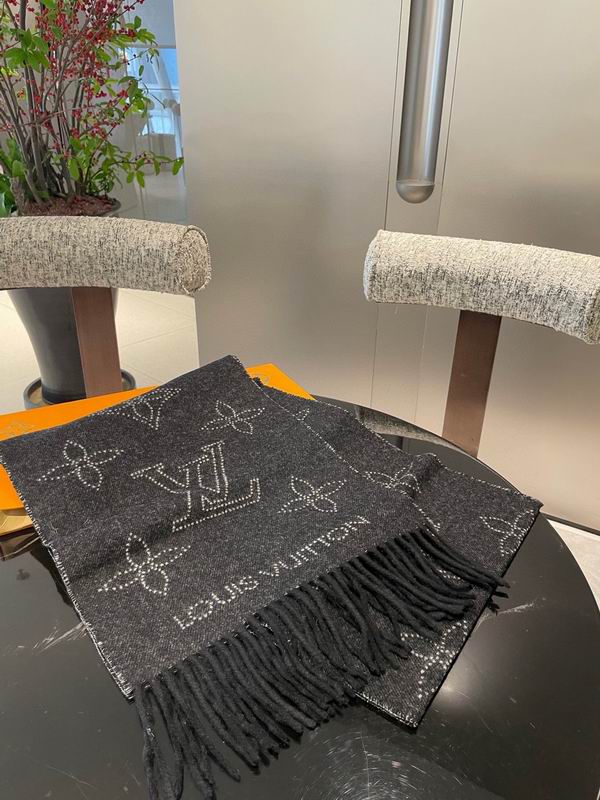 LV scarf 35X180cm E122136