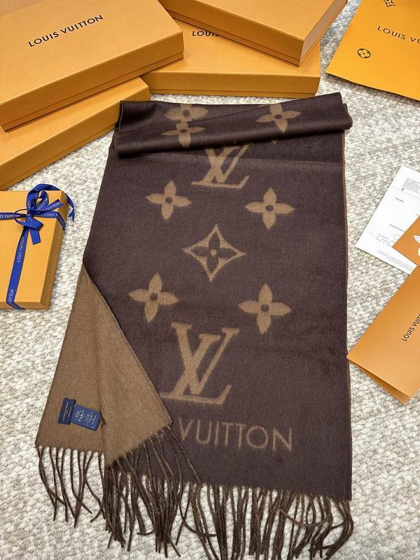 LV scarf 45X190cm（含须长） 100%山羊绒 E36