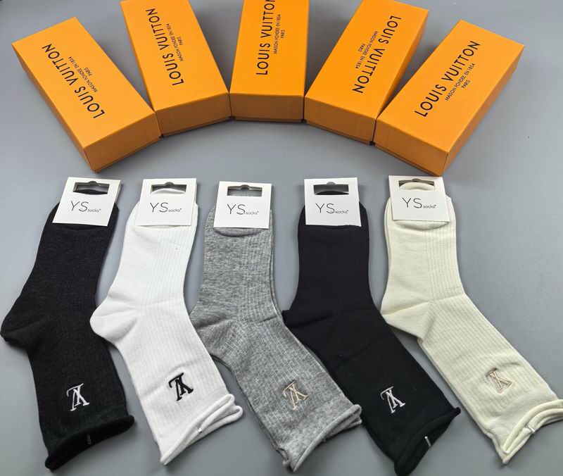 LV socks 040609