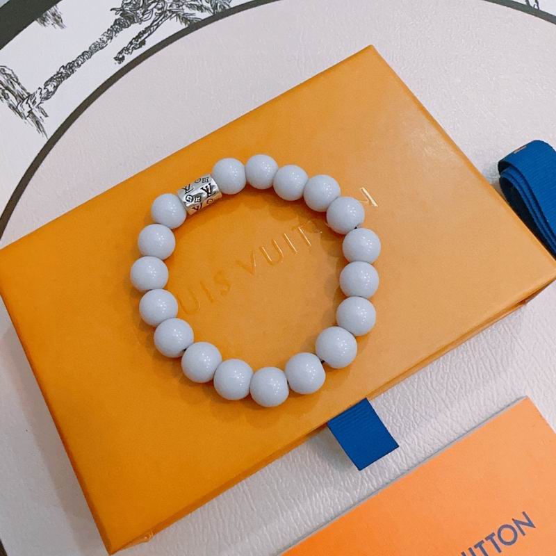 Lv Bracelet 02yxs20